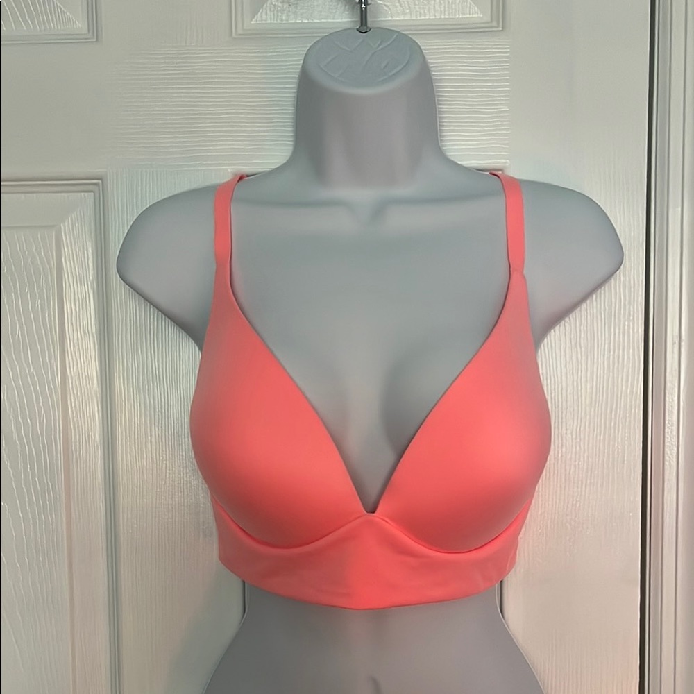 Pink Seamless V-Neck Bra for Everyday Comfort